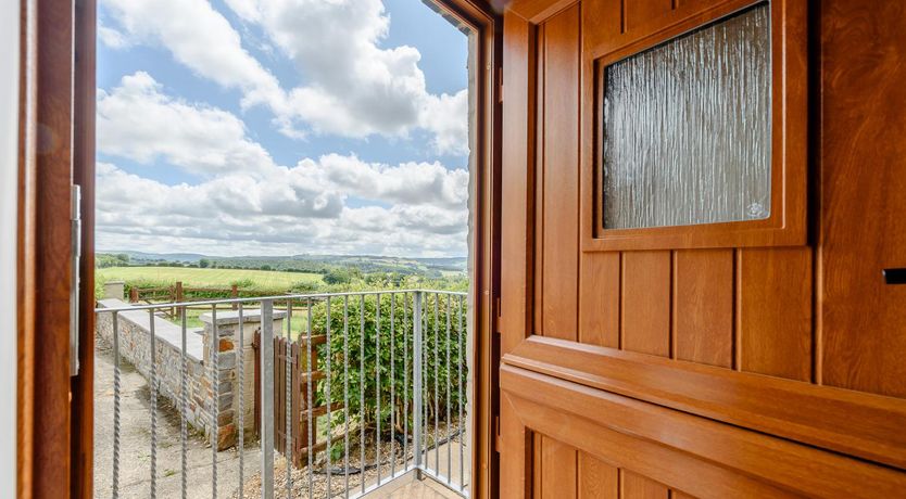 Photo of 2 Bed in Lampeter