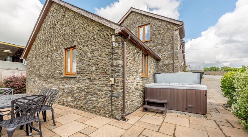 Photo of 2 Bed in Lampeter