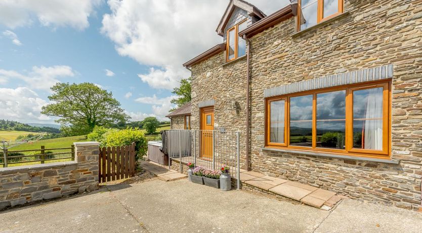 Photo of 2 Bed in Lampeter