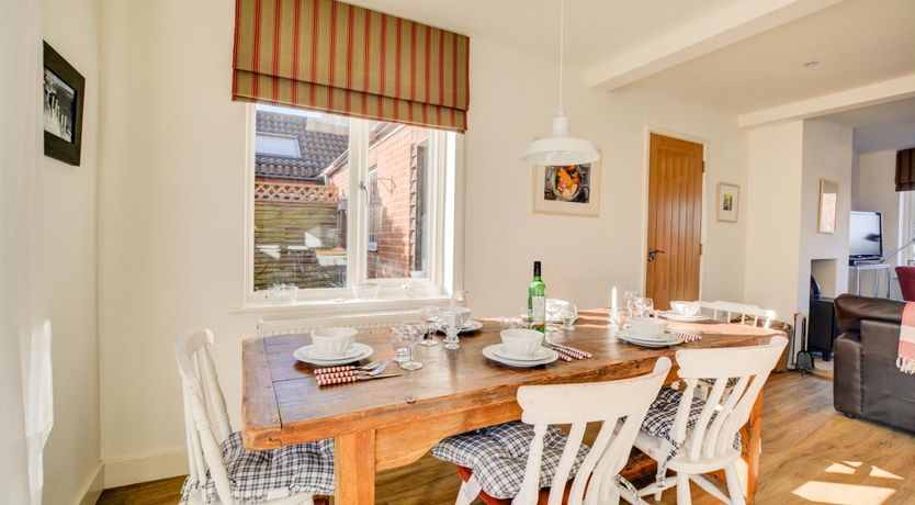 Photo of 4 Bed in Salthouse