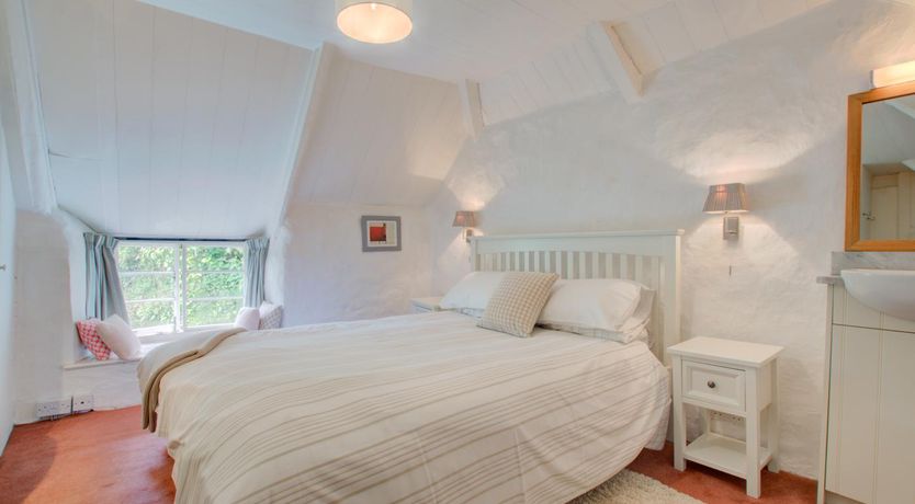 Photo of 3 Bed in Helford