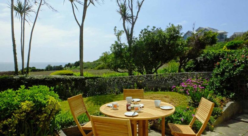 Photo of 3 Bed in Perranuthnoe