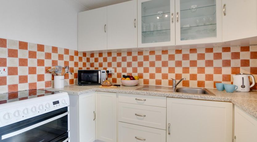 Photo of 3 Bed in Perranuthnoe