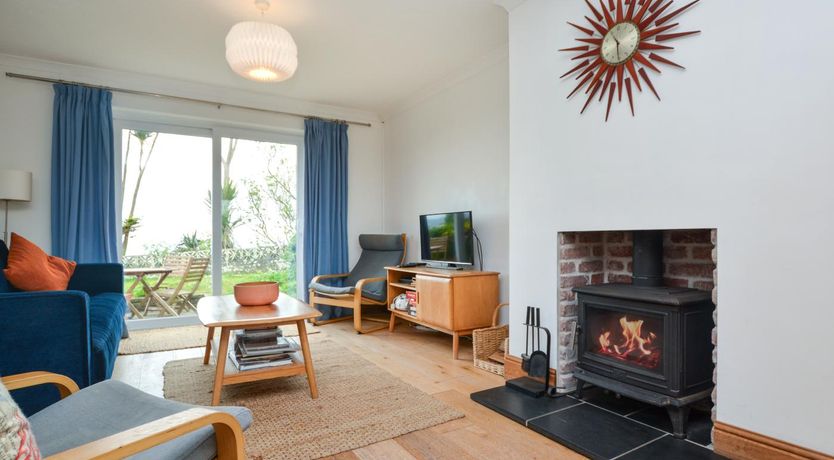 Photo of 3 Bed in Perranuthnoe