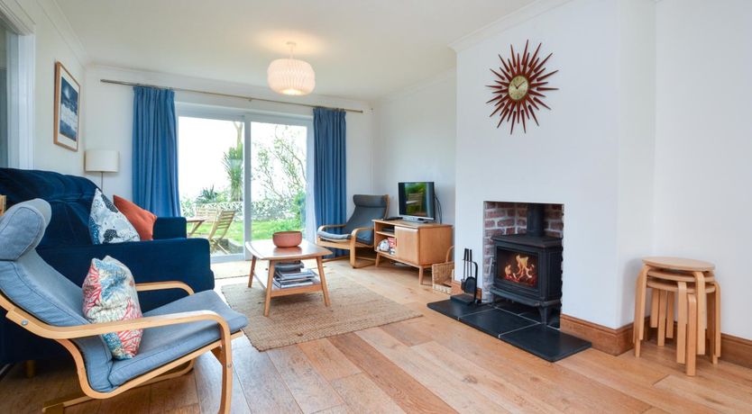 Photo of 3 Bed in Perranuthnoe