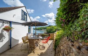 Photo of 2-bed-in-helford-2