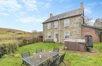 4 Bed in Aberystwyth Holiday Home