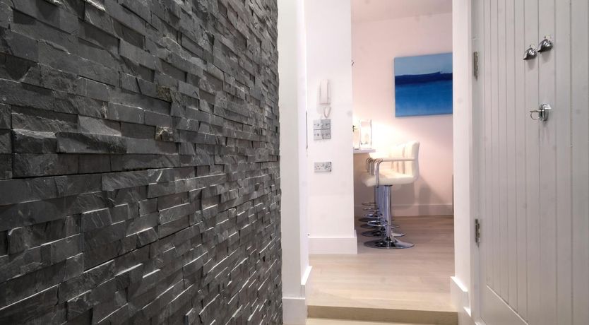 Photo of 2 Bed in Torquay