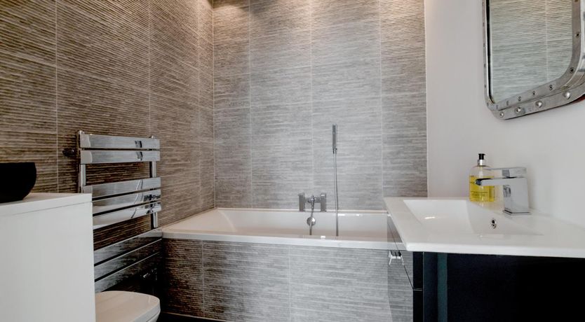 Photo of 2 Bed in Torquay