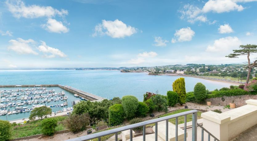 Photo of 2 Bed in Torquay