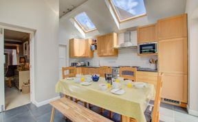 Photo of 3 Bed in Salthouse