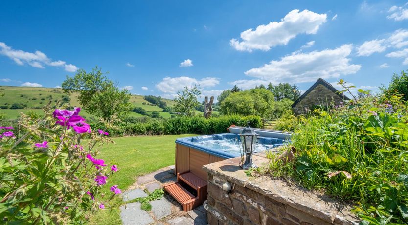 Photo of 4 Bed in Brecon