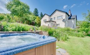 Photo of 4 Bed in Brecon