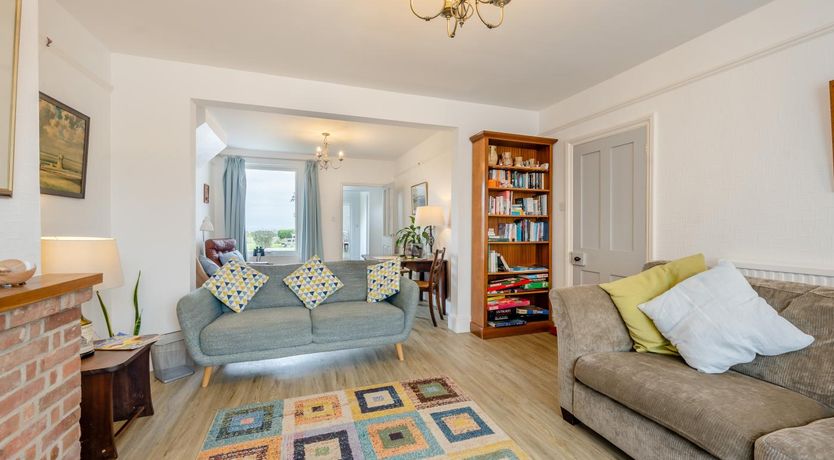 Photo of 5 Bed in Overstrand