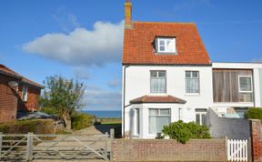 Photo of 5 Bed in Overstrand
