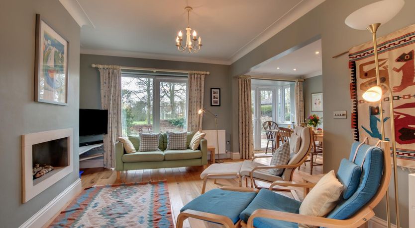 Photo of 4 Bed in Filey