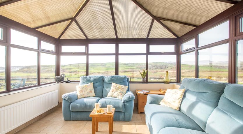 Photo of 4 Bed in Morfa Bychan