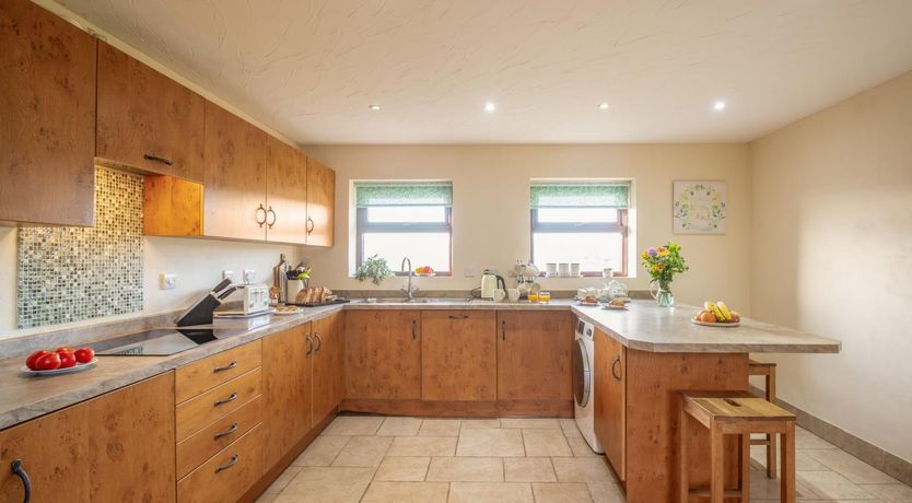 Photo of 4 Bed in Morfa Bychan