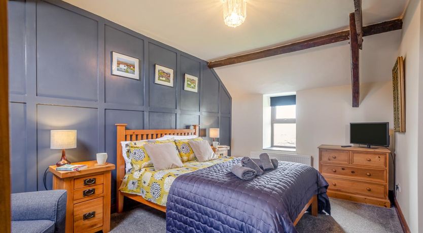 Photo of 4 Bed in Morfa Bychan