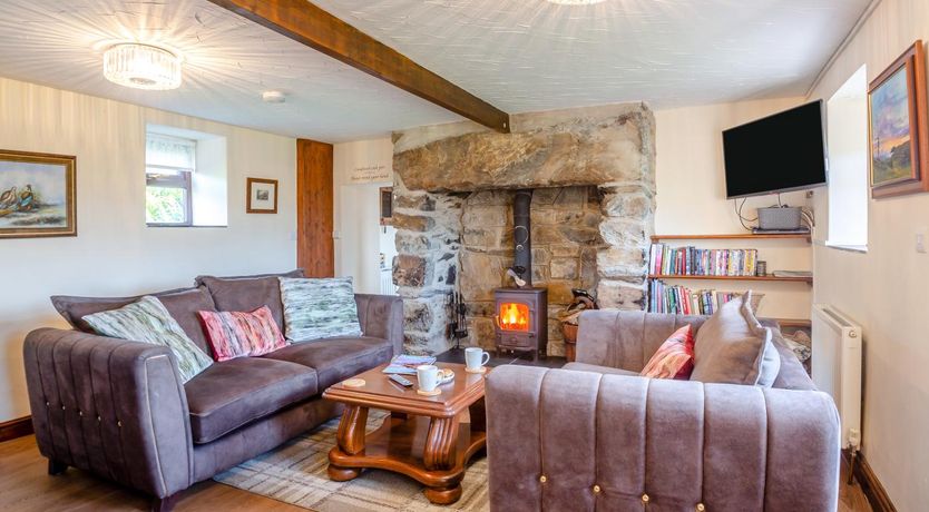 Photo of 4 Bed in Morfa Bychan