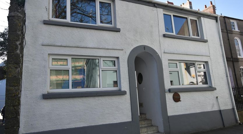 Photo of 2 Bed in Tenby