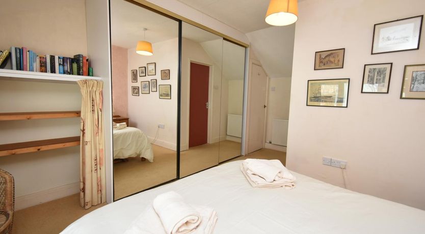 Photo of 2 Bed in Tenby