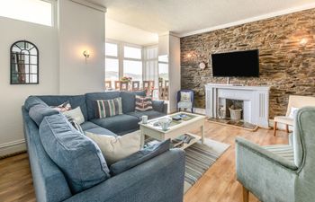 4 Bed in Looe Holiday Home