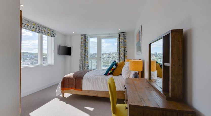 Photo of 3 Bed in Perranporth