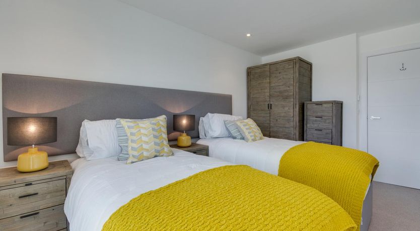 Photo of 3 Bed in Perranporth