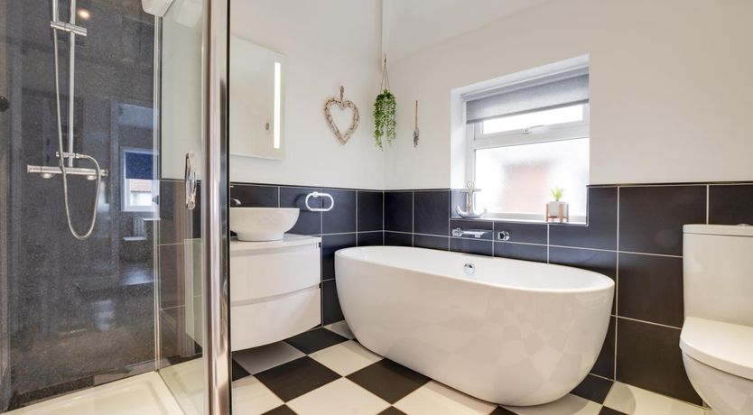 Photo of 3 Bed in Whitby