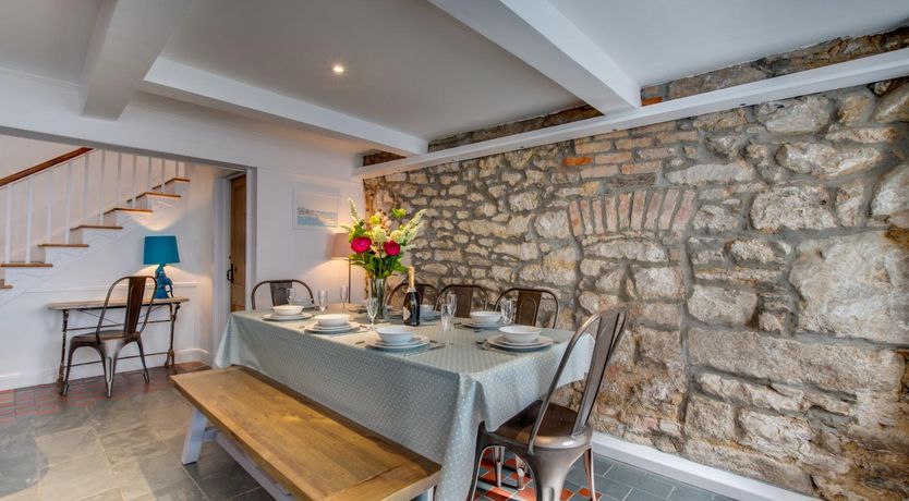 Photo of 4 Bed in St Ives