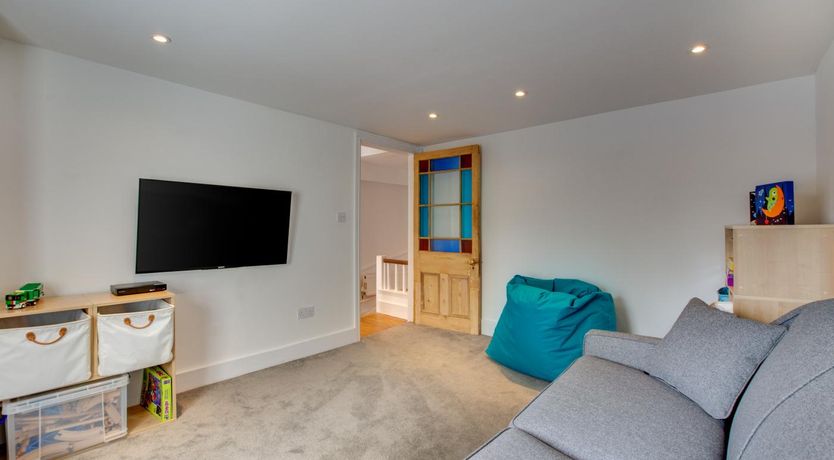 Photo of 4 Bed in St Ives