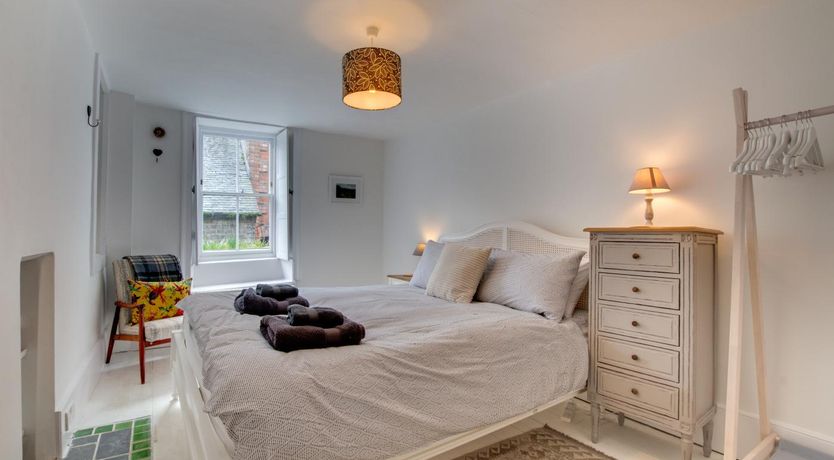 Photo of 4 Bed in St Ives