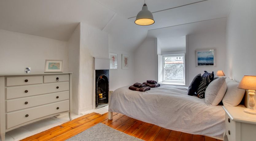 Photo of 4 Bed in St Ives