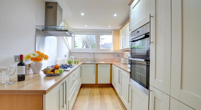 Photo of 3 Bed in Y Felinheli