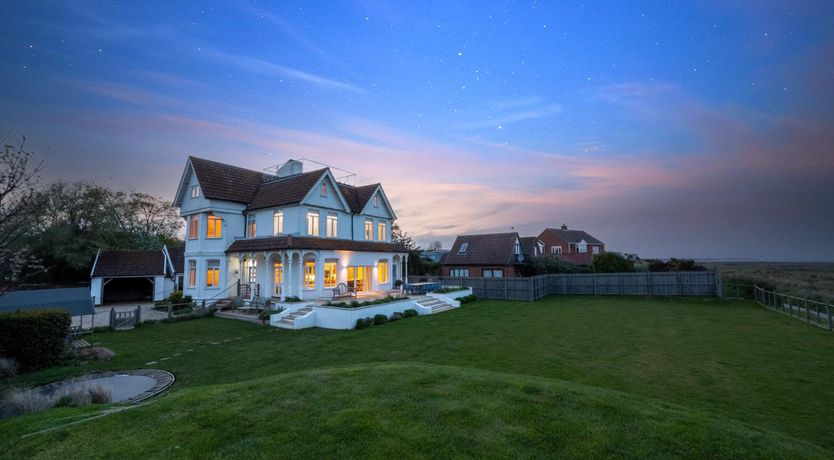 Photo of 8 Bed in Kessingland