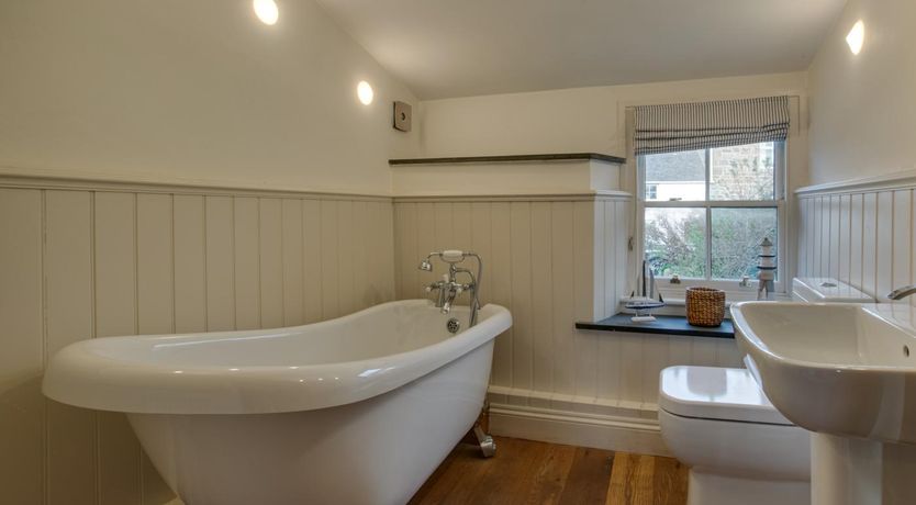 Photo of 3 Bed in St. Just