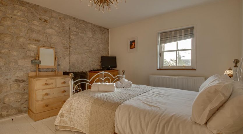 Photo of 3 Bed in St. Just