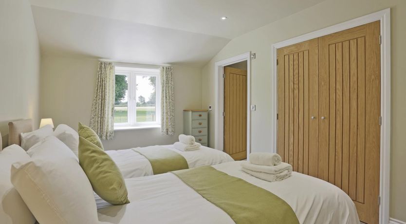 Photo of 4 Bed in Barsham