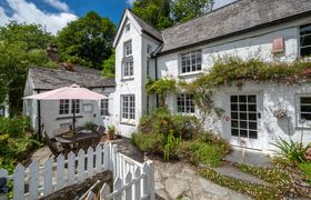 Photo of 3-bed-in-helford-4
