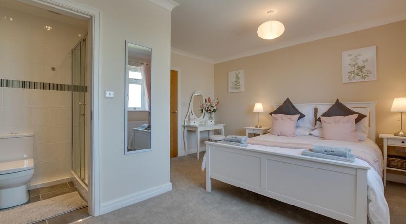 Photo of 4 Bed in Valley