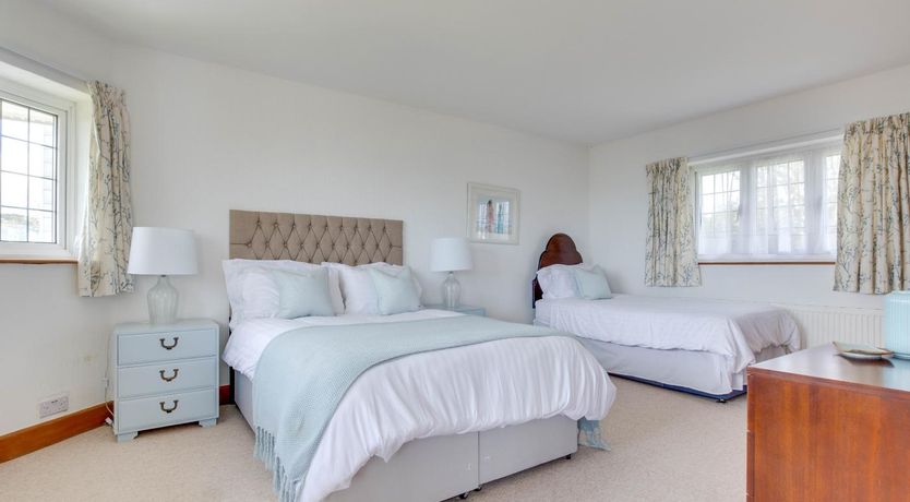 Photo of 2 Bed in St. Margarets Bay