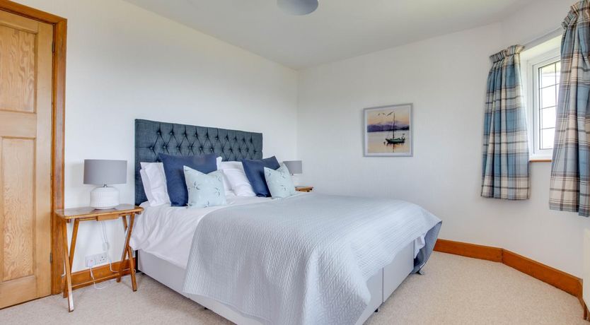 Photo of 2 Bed in St. Margarets Bay