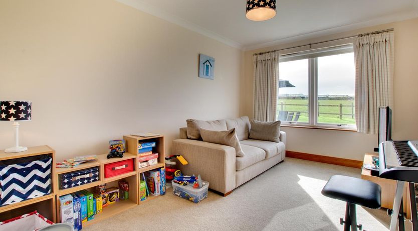 Photo of 4 Bed in Seahouses