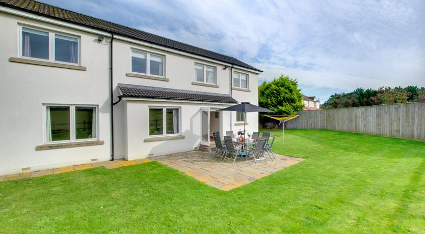 Photo of 4 Bed in Seahouses