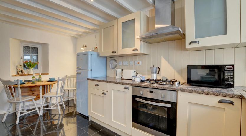 Photo of 2 Bed in West Down