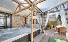 Photo of 7 Bed in Torquay