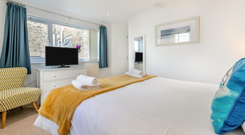 Photo of 2 Bed in St Ives