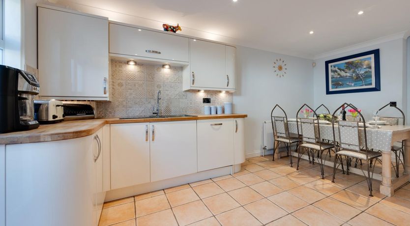 Photo of 3 Bed in Torquay