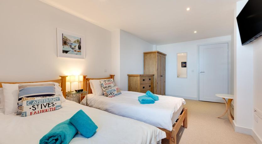 Photo of 2 Bed in St Ives